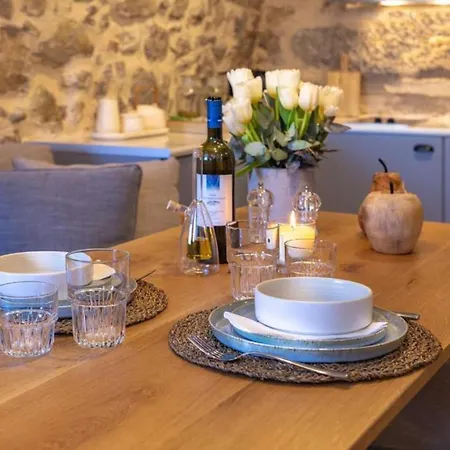 Plaka Cozy Apartment
