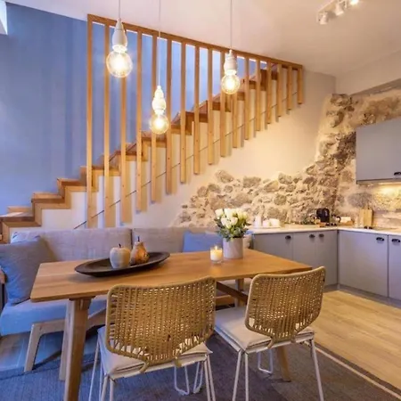 Plaka Cozy Apartment